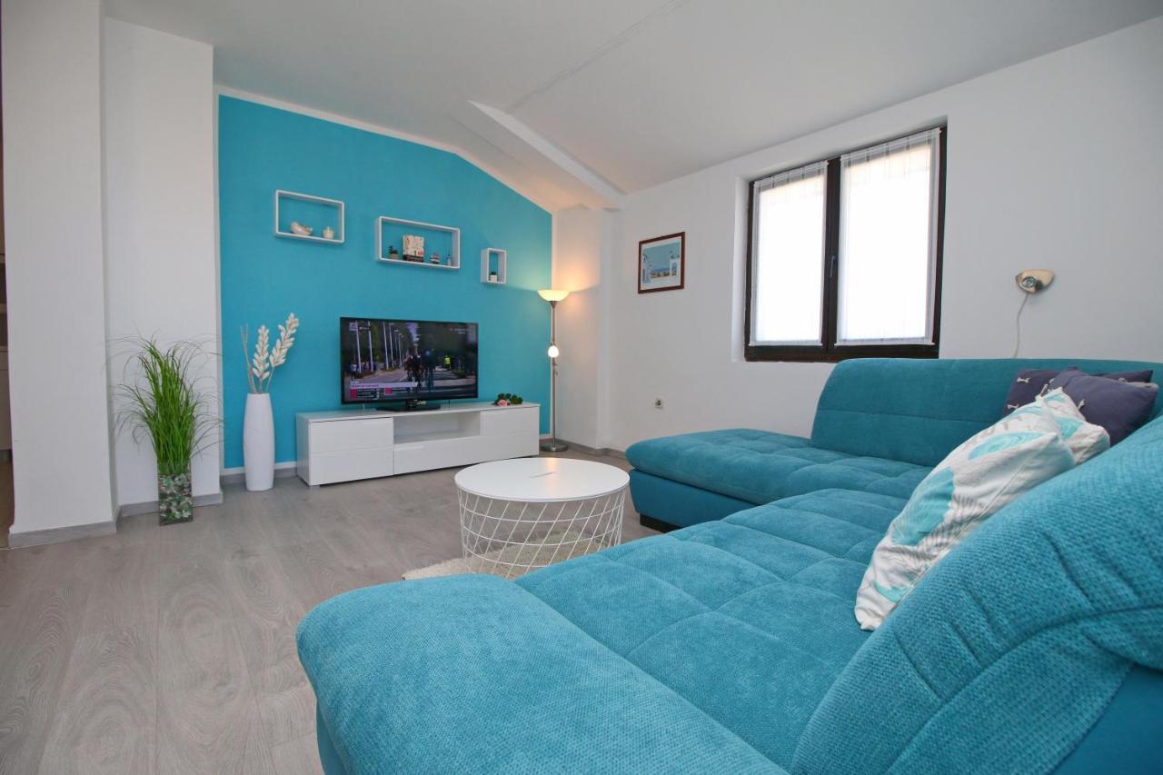 Apartments Mila Ровин Екстериор снимка