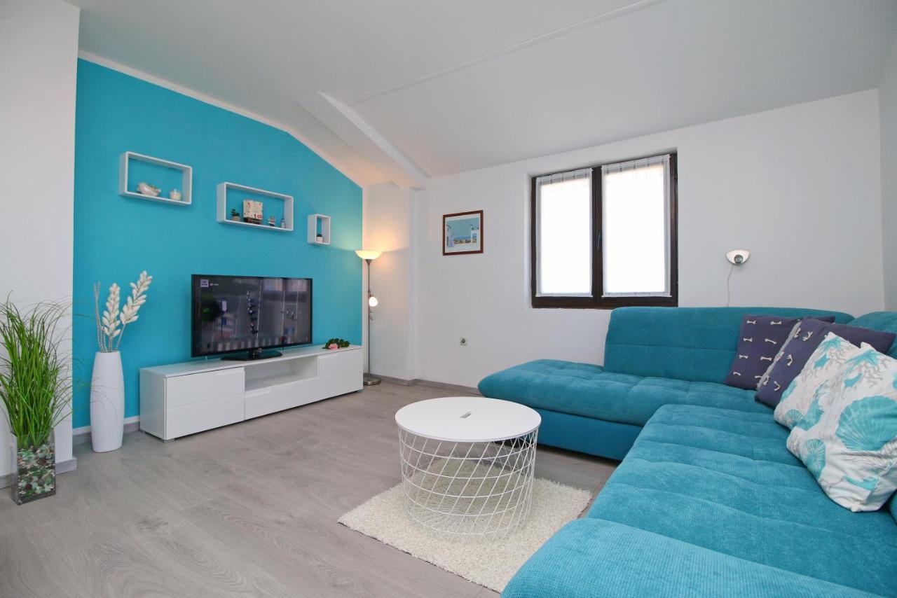 Apartments Mila Ровин Екстериор снимка