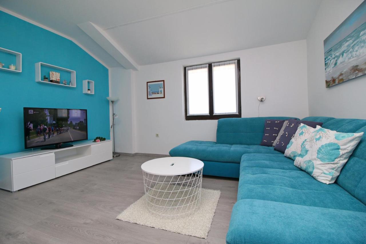 Apartments Mila Ровин Екстериор снимка