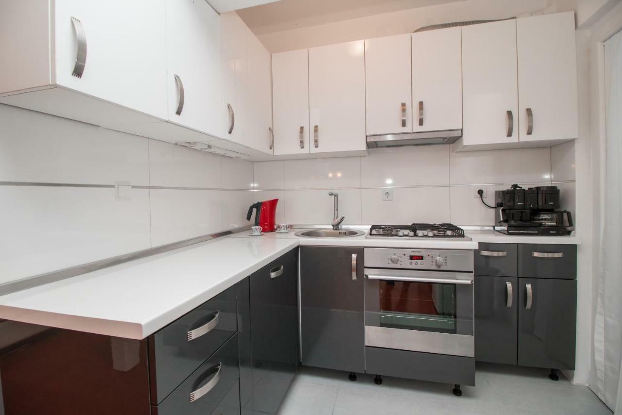 Apartments Mila Ровин Екстериор снимка
